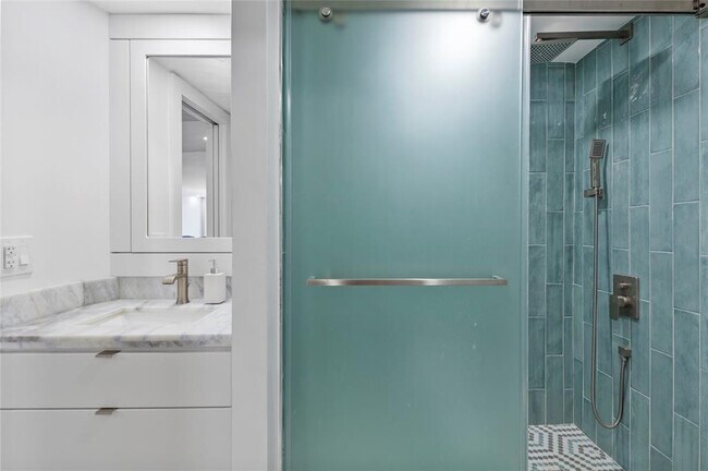 Building Photo - 4100 Galt Ocean Dr