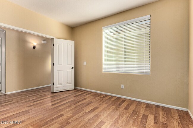 Building Photo - 3047 S 257th Ave