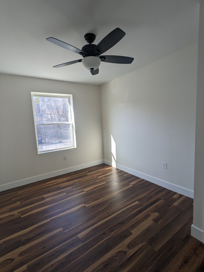 Unit 1 Bedroom - 518 N State St