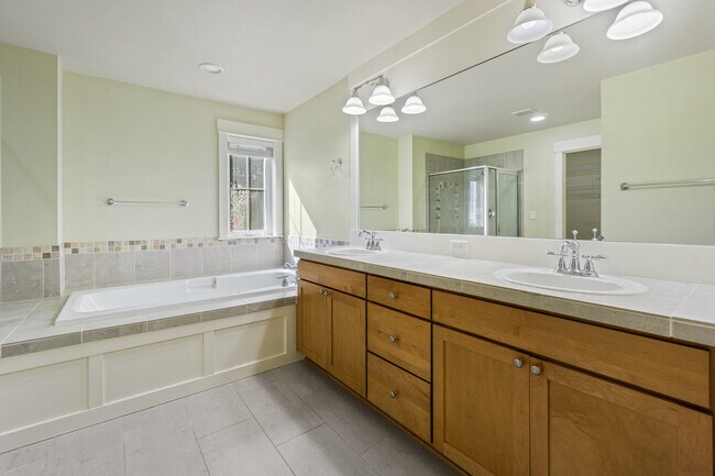 Building Photo - 17212 NE 117th Way