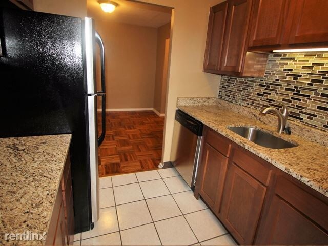 Building Photo - 103 McKnight Cir