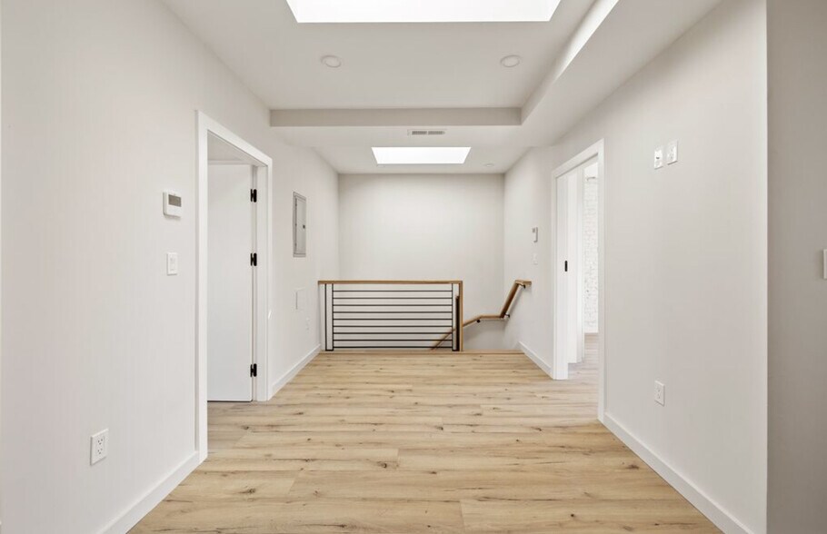 Building Photo - 17 Willow St