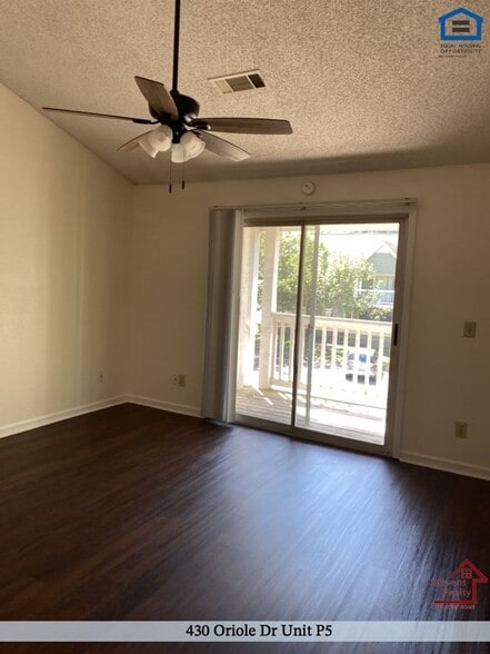 Building Photo - 430 Oriole Dr