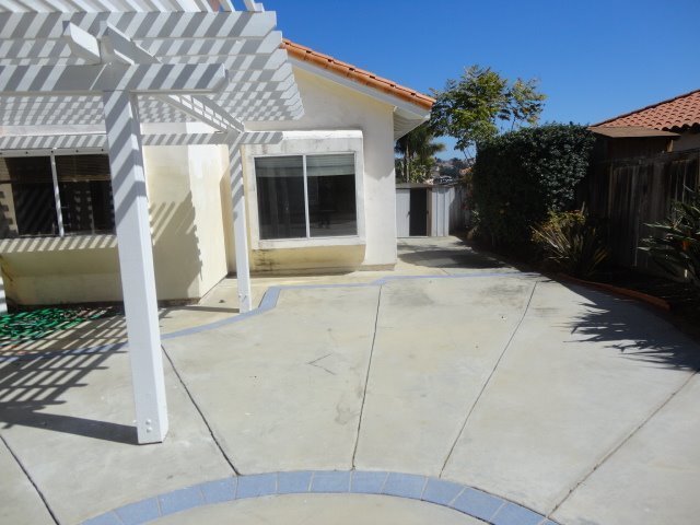 Building Photo - 3 bed/2.5 Bath Home in Oceanside!