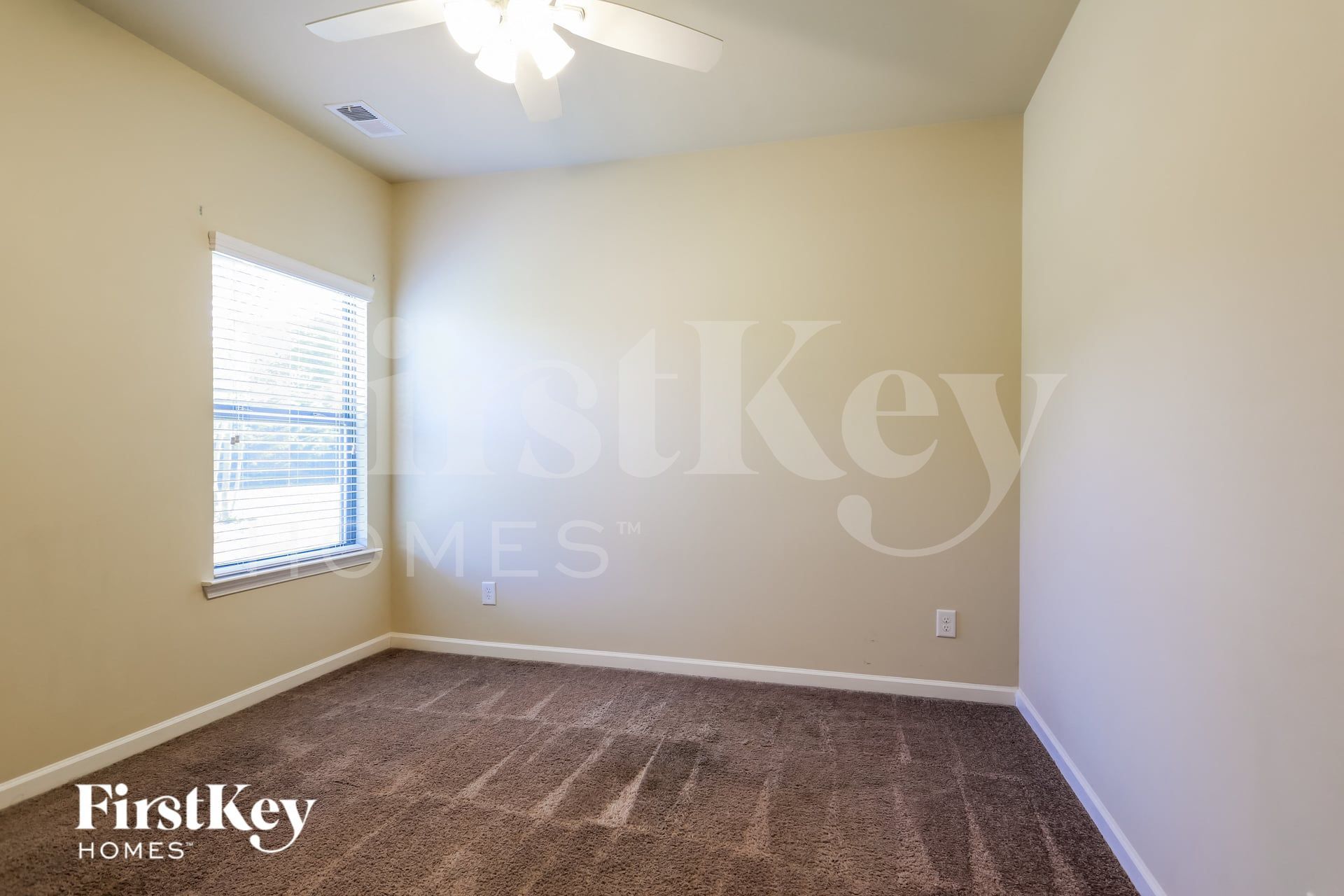 Building Photo - 6013 Cloverfield Way
