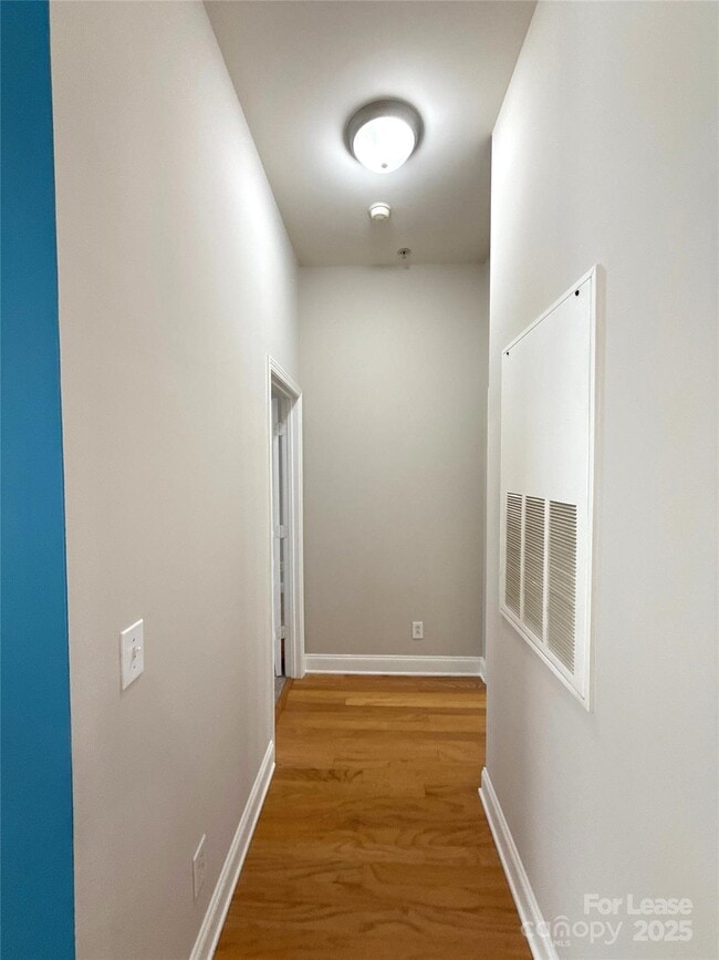 Building Photo - 739 Garden District Dr