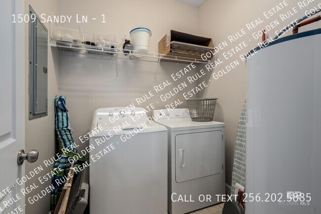 Building Photo - 1509 Sandy Ln