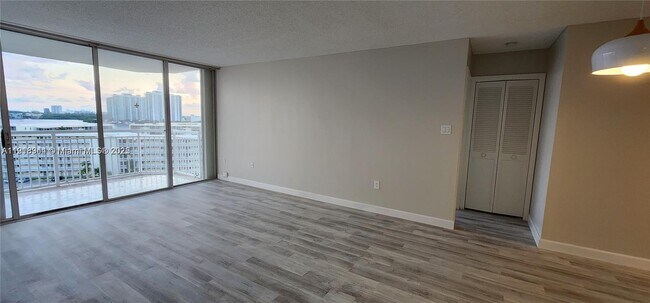 Building Photo - 18021 Biscayne Blvd