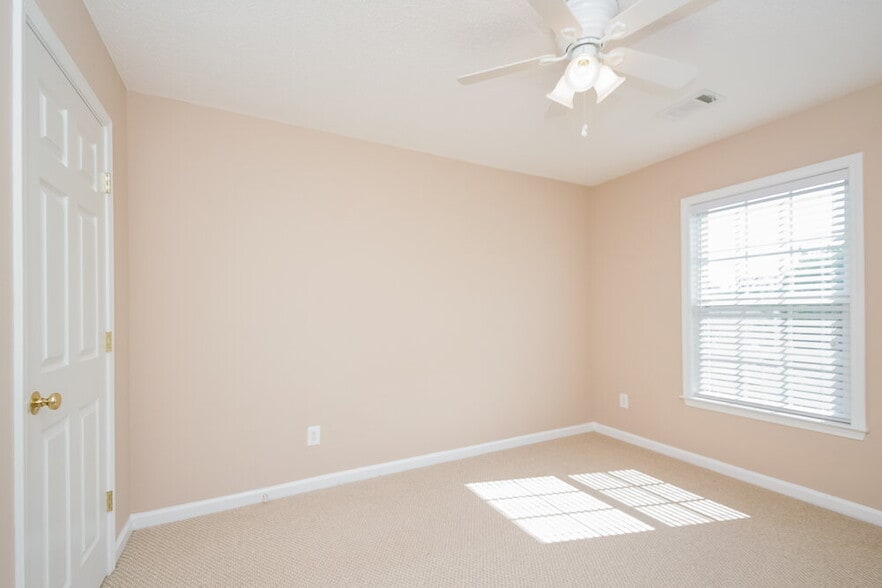 Building Photo - 203 Cleavers Cl