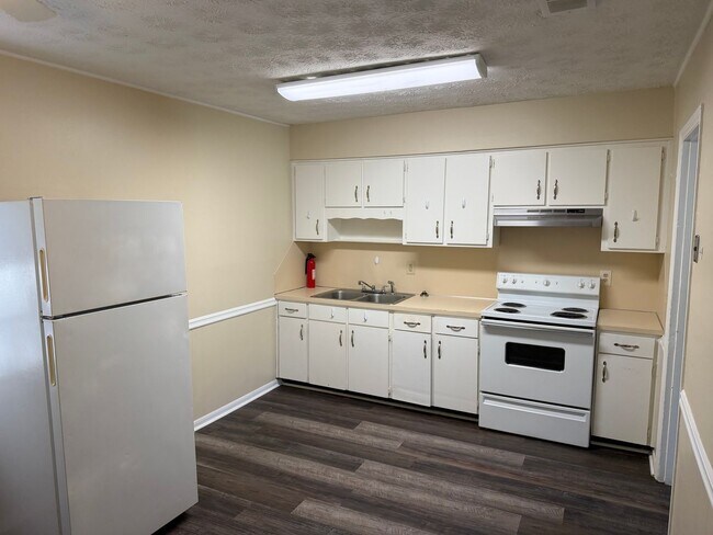 Building Photo - r410