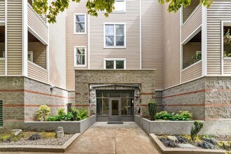 Building Photo - 205 SW Montgomery St