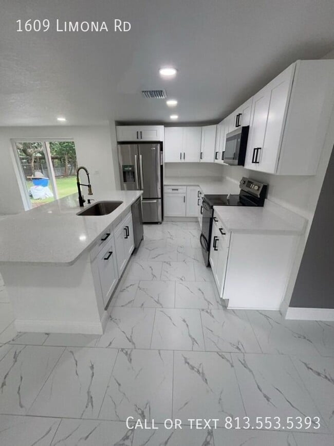 Building Photo - 1609 Limona Rd