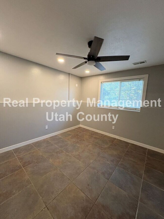 Building Photo - 692 W 410 N