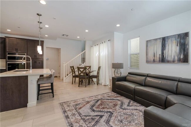 Building Photo - 624 Daniel Freeman Cir