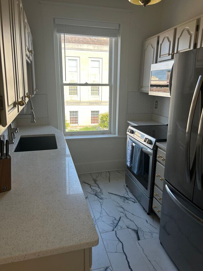 Building Photo - Greenville, 1BD/1BD, 894SF