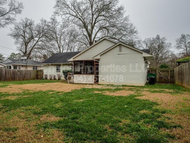 Building Photo - 1201 Seneca Pl