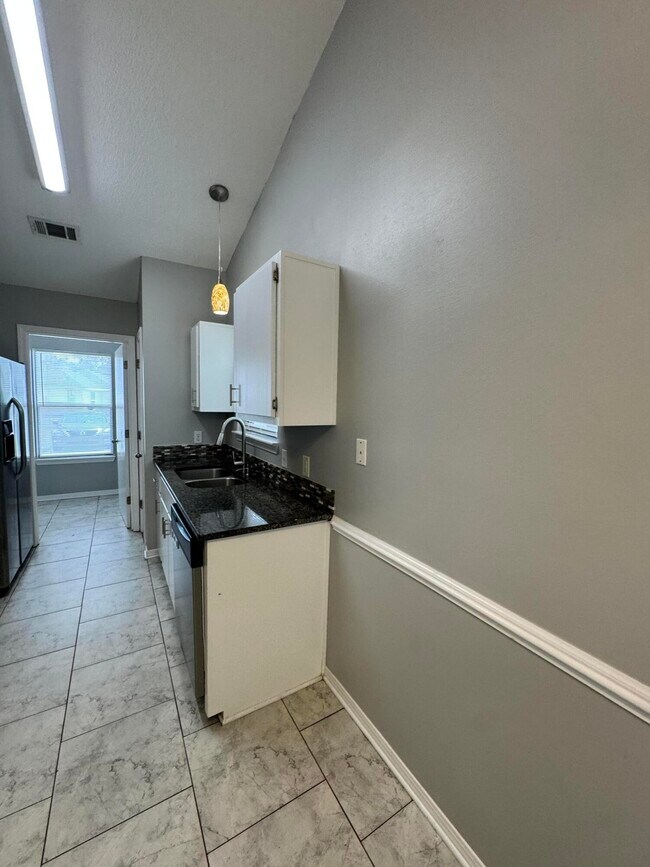 Building Photo - 129 Oak Terrace Dr