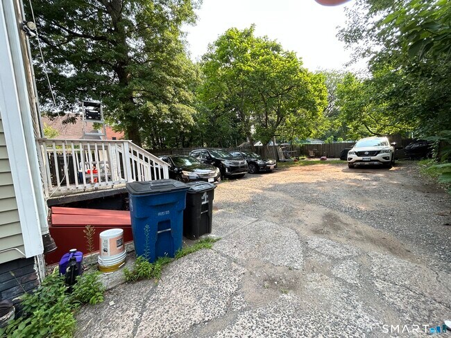 Building Photo - 133 Shelton Ave