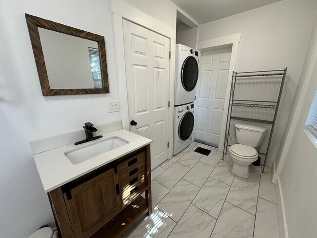 Building Photo - 443 Barth Ave SE