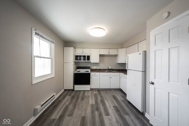 Building Photo - 140 Maple Park Dr