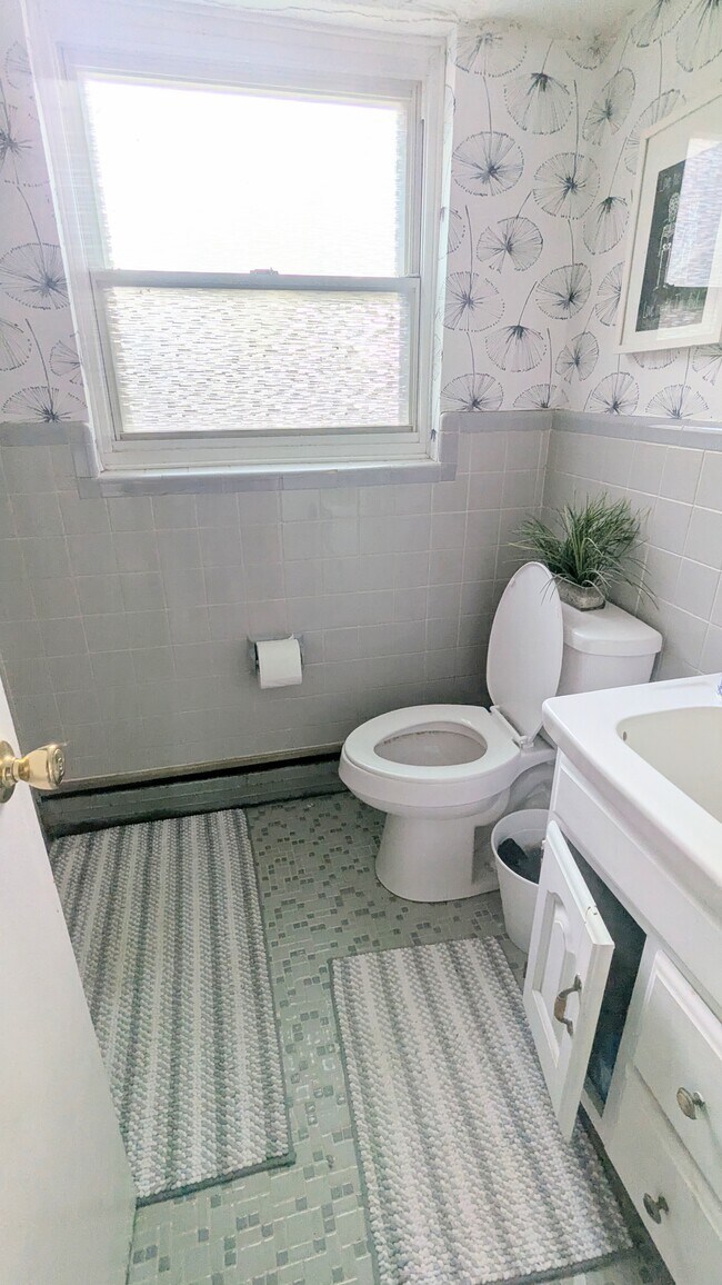 Building Photo - 2343 Penrose Dr