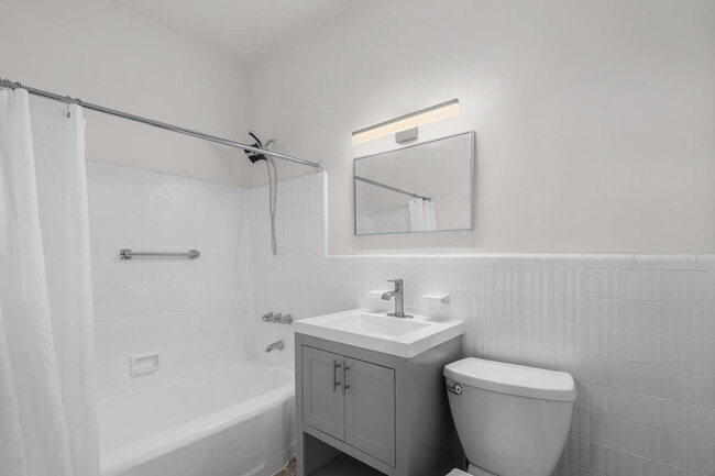 Building Photo - 257 W 19th St