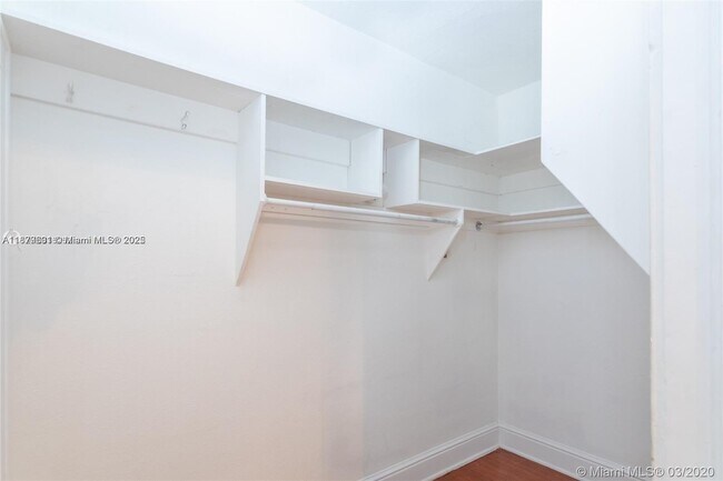Building Photo - 126 Mendoza Ave