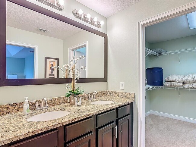 Building Photo - 8149 Roseville Blvd