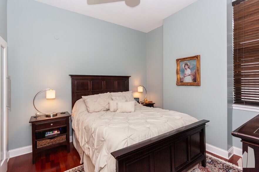 Building Photo - 1464 S Michigan Ave