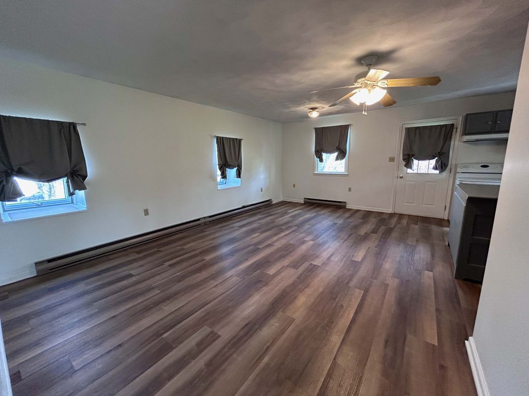 Building Photo - 16 W Main St