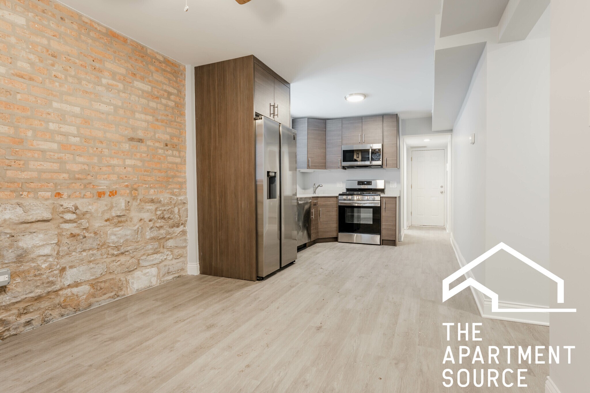 Building Photo - 2647 N Sacramento Ave