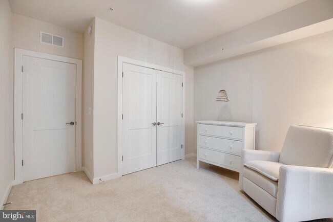Building Photo - 4614 Olivine Dr