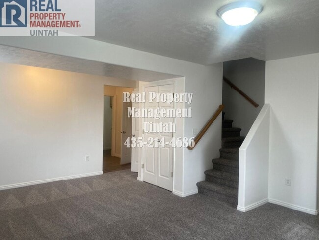 Building Photo - Beautiful Twin Home for Rent!