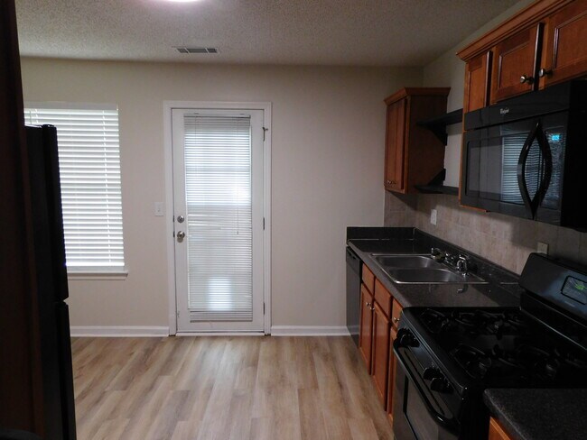 Building Photo - 330 Barshay Dr