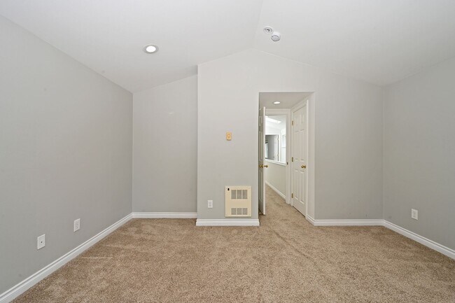 Building Photo - 3-Story Greenlake Home - Private Yard and ...