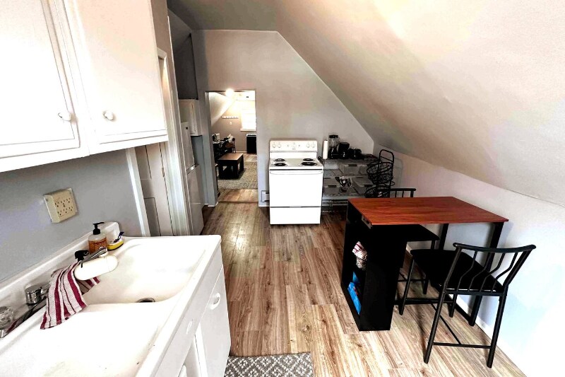 Building Photo - 107 Manitoba Ave W