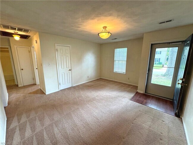 Building Photo - 312 Christa Dr