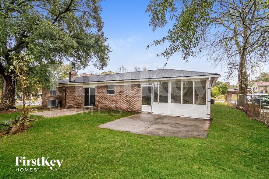 Building Photo - 1572 Sonoma Ct