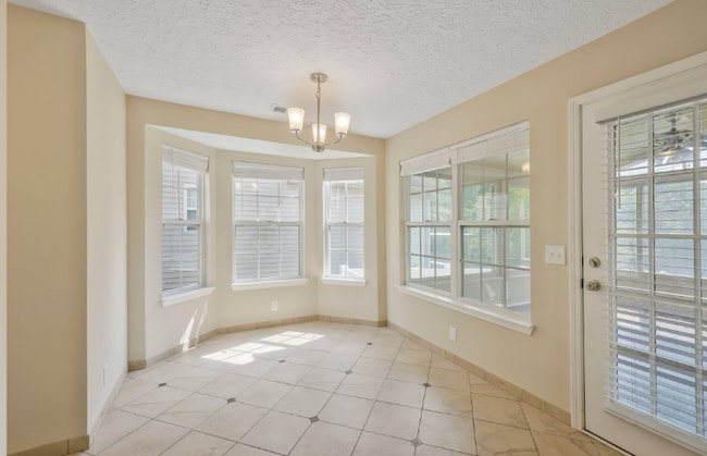 Building Photo - 2937 Riverbend Dr