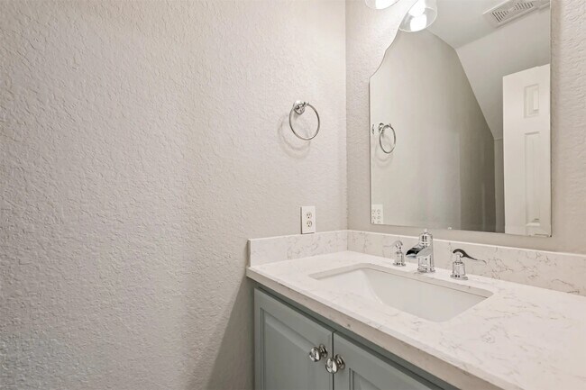 Building Photo - 16022 Diamond Rock Dr