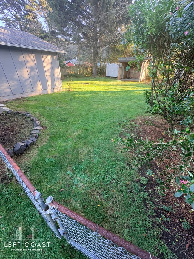 Building Photo - 310 S Point St