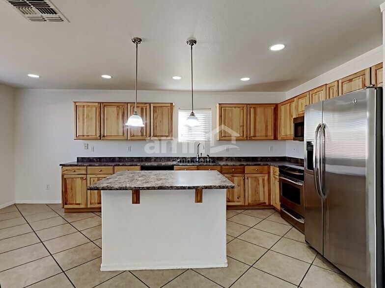 Building Photo - 17522 W Calavar Rd