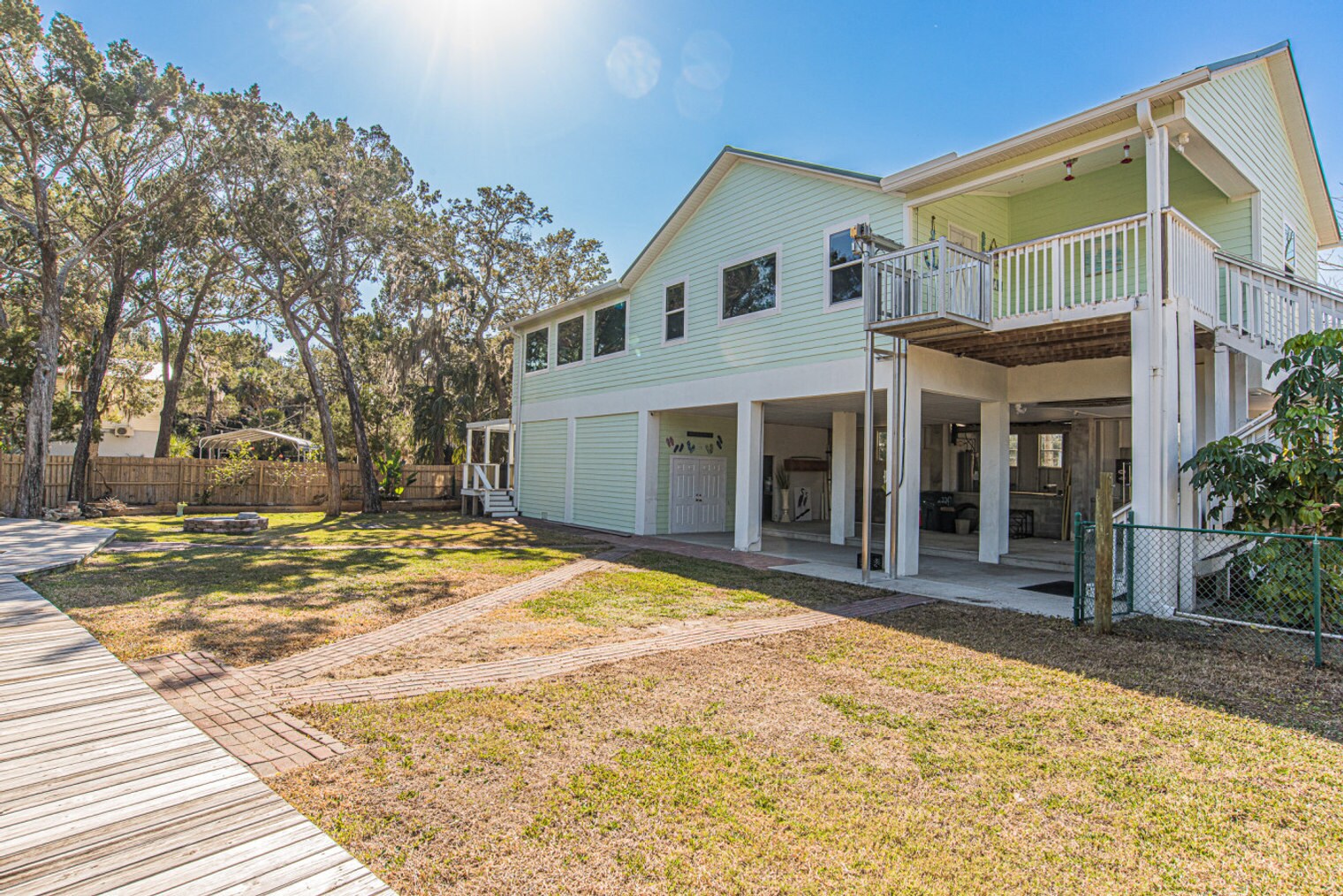 Building Photo - 2247 S Waterman Dr