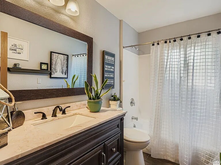 Building Photo - 355 Gray St