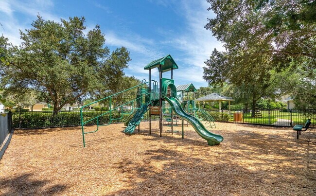 Building Photo - 283 Holland Dr