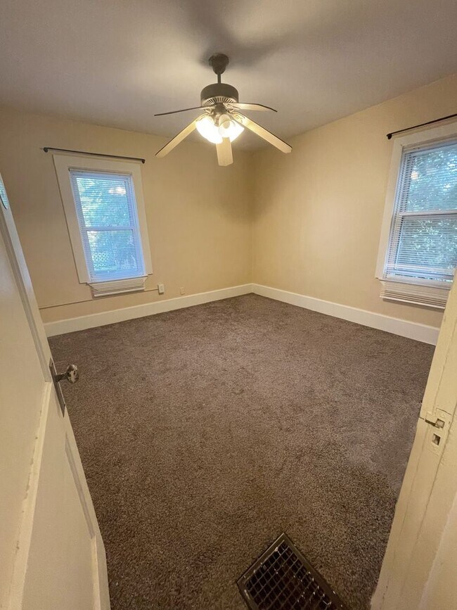 Building Photo - 416 Pearl St