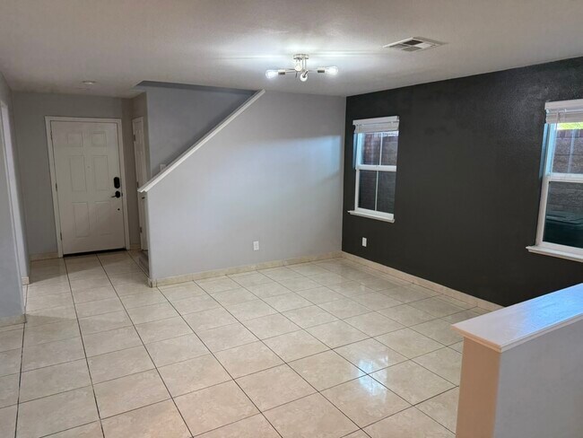 Building Photo - 94 Venus Court