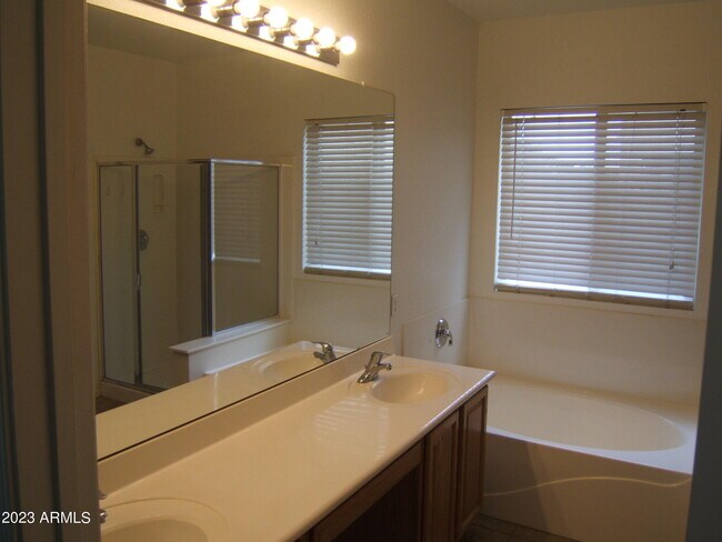 Building Photo - 9238 W Milkweed Loop