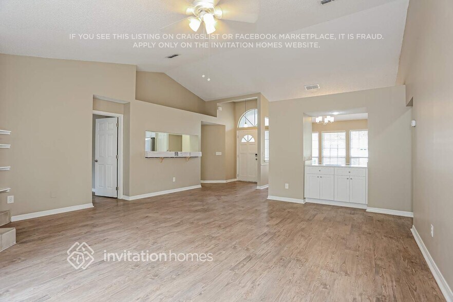 Building Photo - 7842 Mactavish Way S