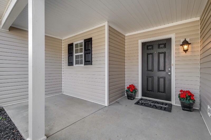 Building Photo - 103 Blossom Ct